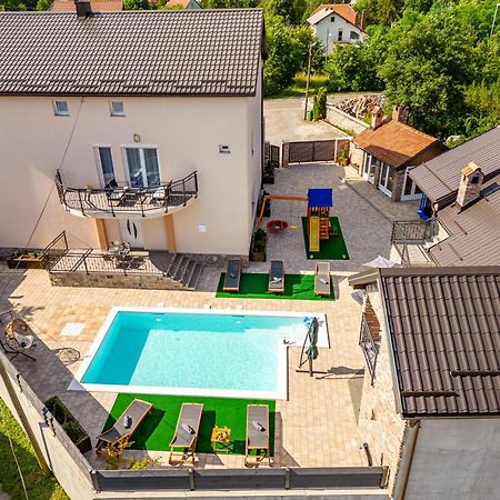 Apartman Toni Gračac エクステリア 写真