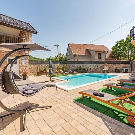 Apartman Toni Gračac エクステリア 写真