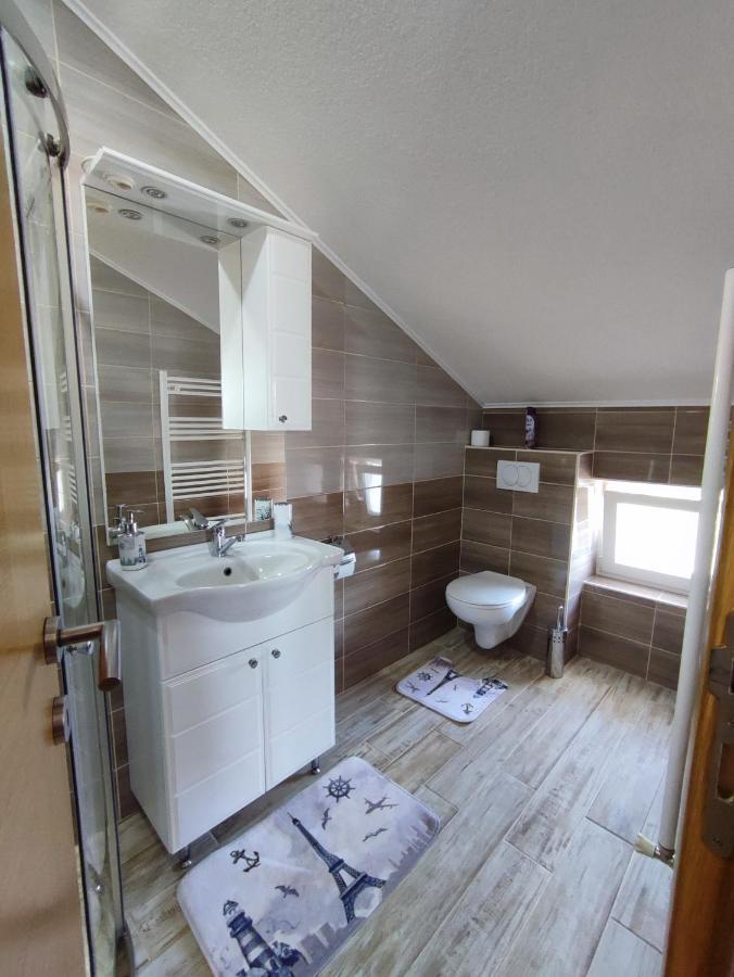 Apartman Toni Gračac エクステリア 写真
